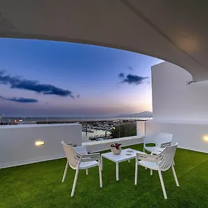  Apartment Vista Al Muelle By Hh Spain